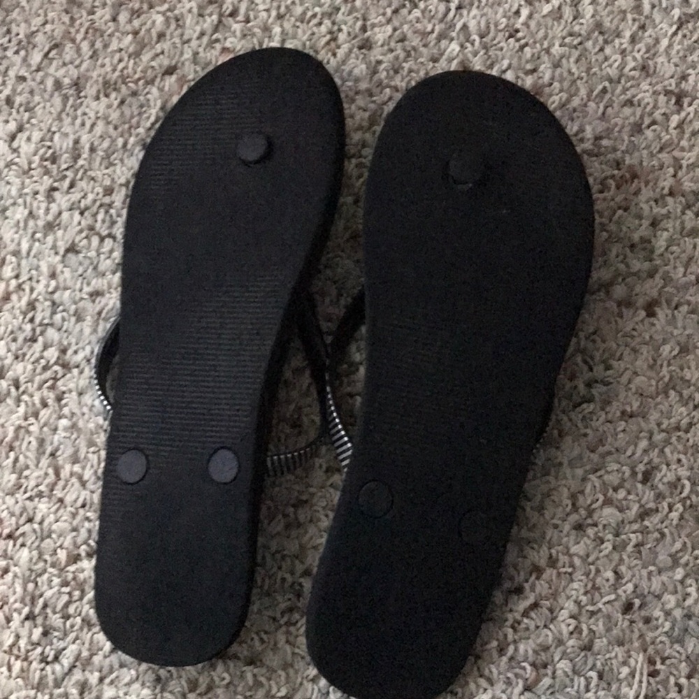 flip flops - Picture 2 of 2